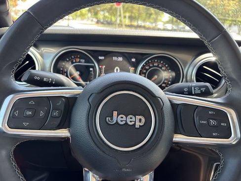 Used 2023 Jeep Gladiator Overland AWD/4WD image 24