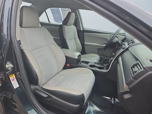 Used 2016 Toyota Camry SE image 15
