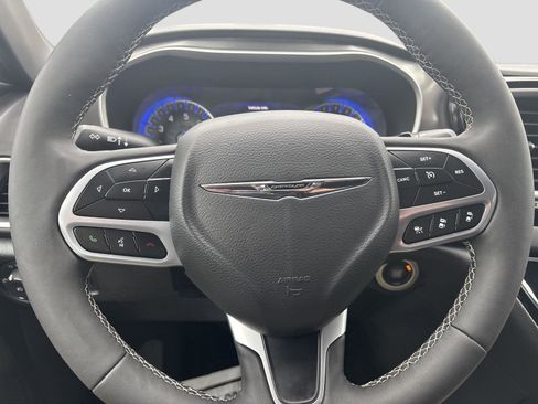Used 2025 Chrysler Pacifica Select FWD image 35
