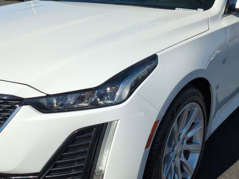 Used 2020 Cadillac CT5 Luxury w/ Cold Weather Package image 10