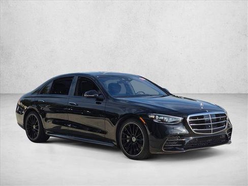 Used 2023 Mercedes-Benz S 500 4MATIC image 3