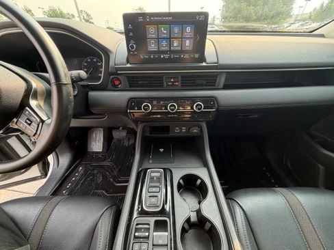 Used 2025 Honda Pilot EX-L image 27