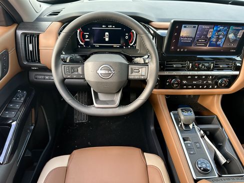 New 2026 Nissan Pathfinder Platinum image 10