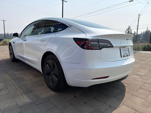 Used 2020 Tesla Model 3 Standard Range Plus RWD image 5