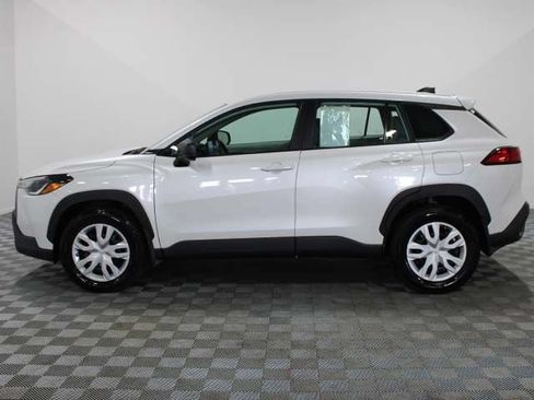 Certified 2024 Toyota Corolla Cross L AWD/4WD image 3