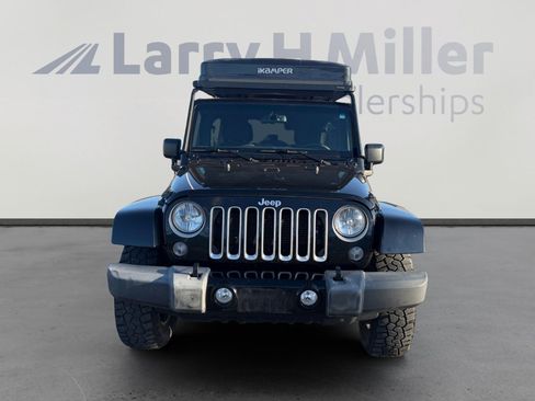 Used 2016 Jeep Wrangler Unlimited Sahara w/ Connectivity Group AWD/4WD image 8