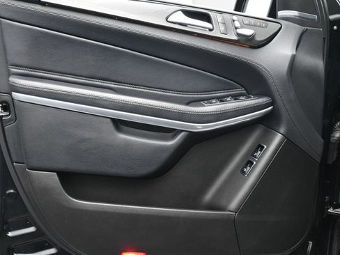 Used 2019 Mercedes-Benz GLS 550 4MATIC w/ Driver Assistance Package image 9