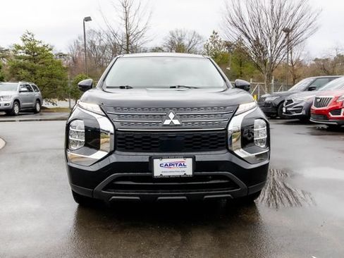 Used 2022 Mitsubishi Outlander ES AWD/4WD image 2