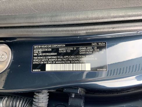 Used 2025 Volvo S60 B5 Plus FWD image 36