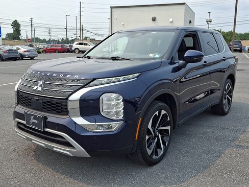 Used 2023 Mitsubishi Outlander SE AWD/4WD image 3