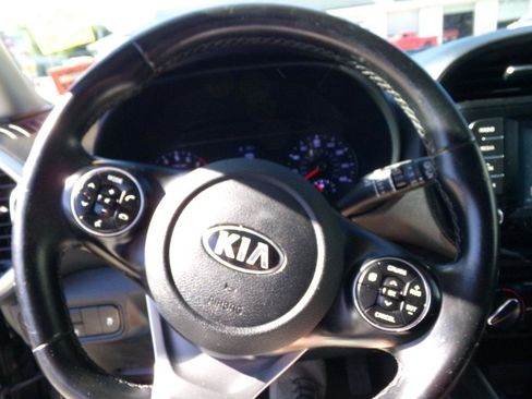 Used 2020 Kia Soul GT-Line w/ GT 2.0L Power Sunroof Package FWD image 8