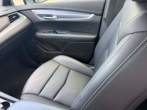 Certified 2024 Cadillac XT5 Luxury FWD image 16