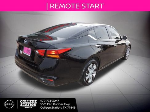 Used 2025 Nissan Altima 2.5 S image 4