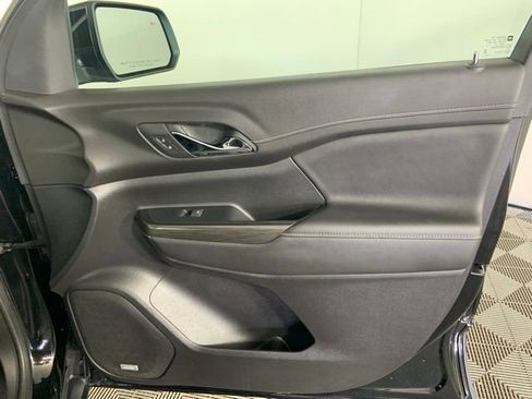 Used 2023 GMC Acadia SLT AWD/4WD image 17