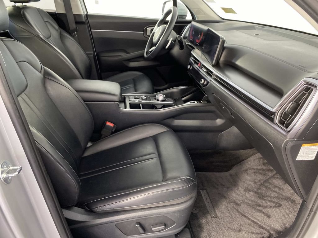 Used 2025 Kia Sorento EX w/ EX Panoramic Sunroof Package AWD/4WD image 10