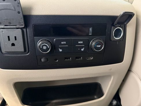 Used 2019 GMC Yukon Denali w/ Denali Ultimate Package image 31