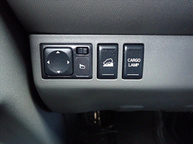 Used 2016 Nissan Frontier SV w/ SV Value Truck Package AWD/4WD image 21