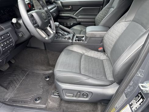 Used 2025 Toyota 4Runner TRD Off-Road Premium AWD/4WD image 9
