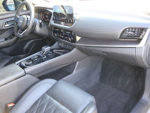 Used 2023 Nissan Rogue Platinum w/ Platinum Premium Package image 10