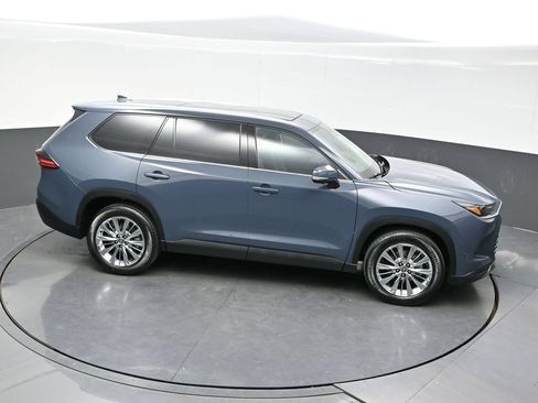 Used 2025 Toyota Grand Highlander AWD image 37