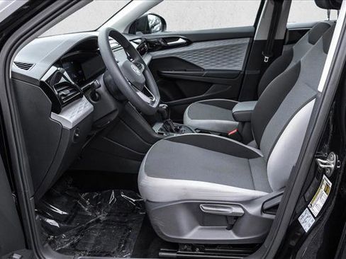 Used 2022 Volkswagen Taos S image 11