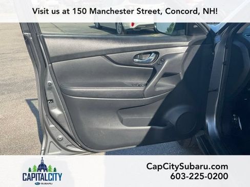 Used 2018 Nissan Rogue S AWD/4WD image 11