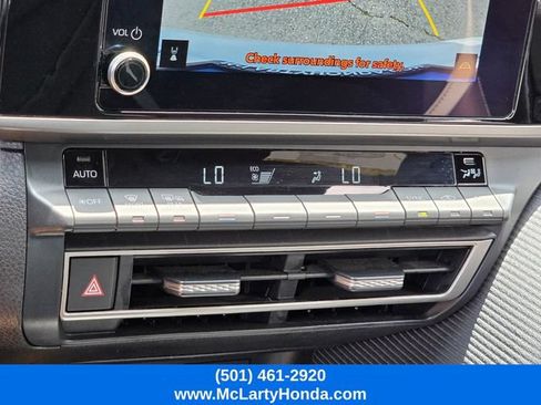 Used 2025 Toyota Camry SE FWD image 23