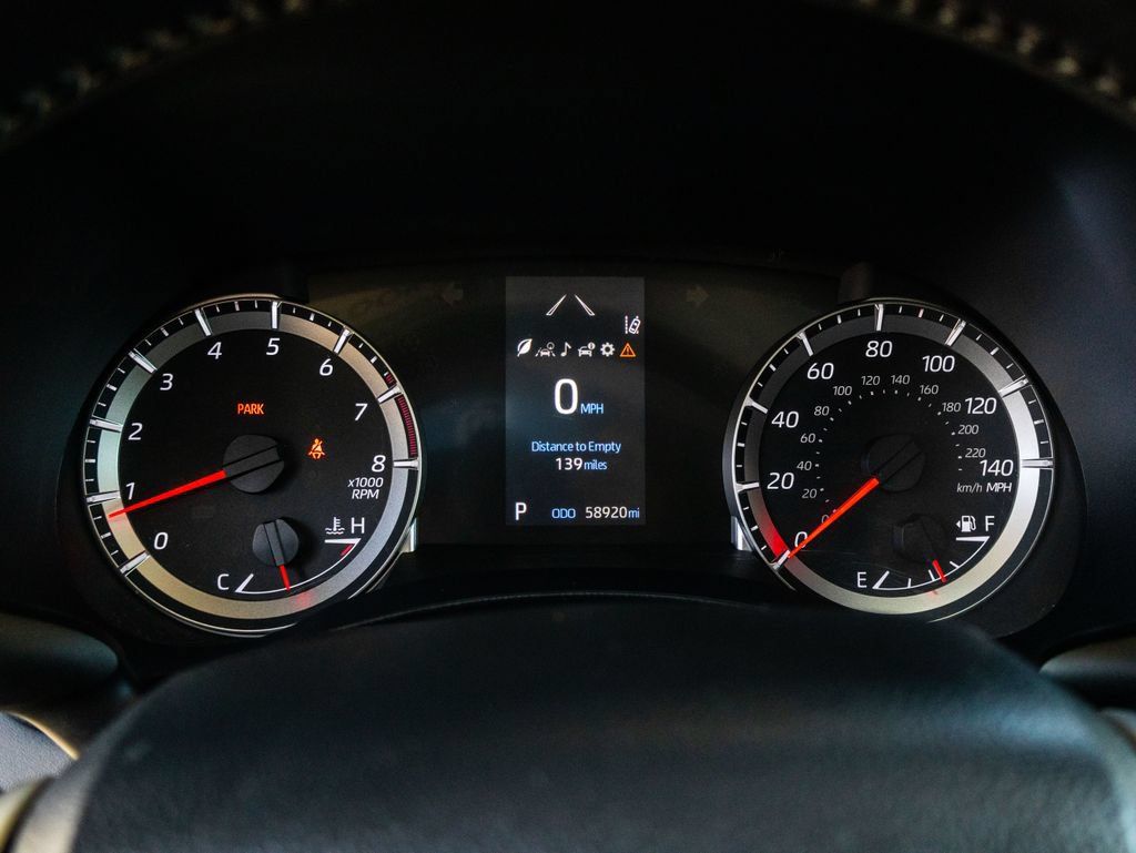 Used 2022 Toyota Highlander LE FWD image 32