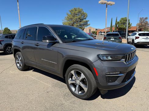 Used 2024 Jeep Grand Cherokee Limited w/ Luxury Tech Group II AWD/4WD image 3