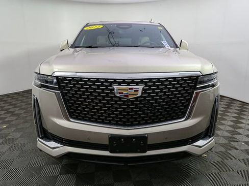 Used 2024 Cadillac Escalade Premium Luxury AWD/4WD image 4