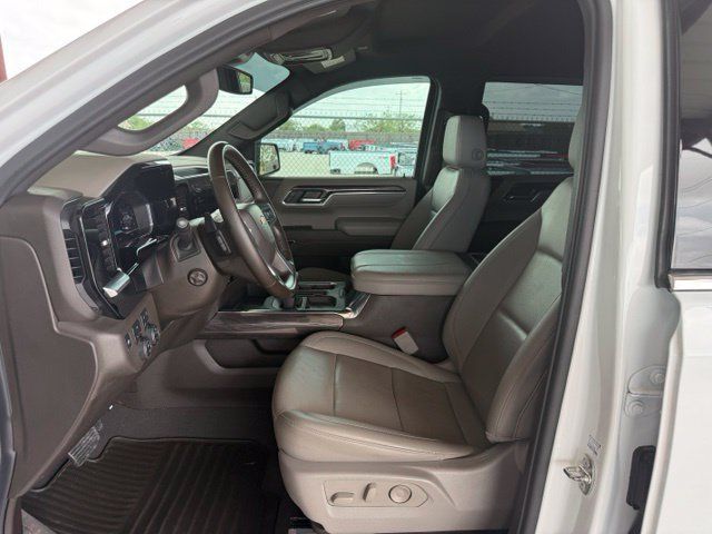 Used 2024 Chevrolet Silverado 1500 LTZ AWD/4WD image 14