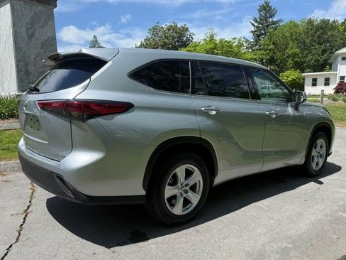 Used 2020 Toyota Highlander L FWD image 7