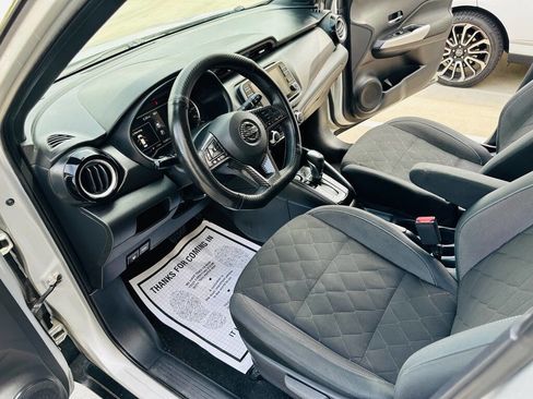 Used 2020 Nissan Kicks SV image 14