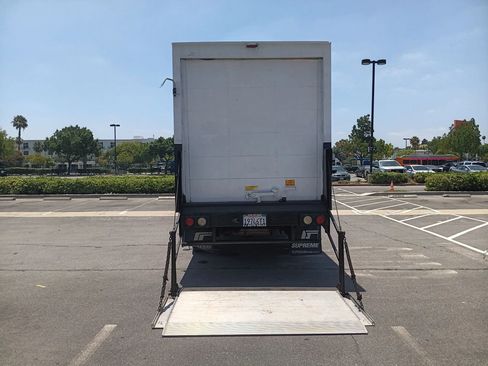 Used 2016 Chevrolet Express 3500 RWD image 12