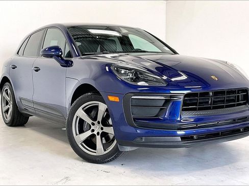 Used 2022 Porsche Macan AWD/4WD image 1