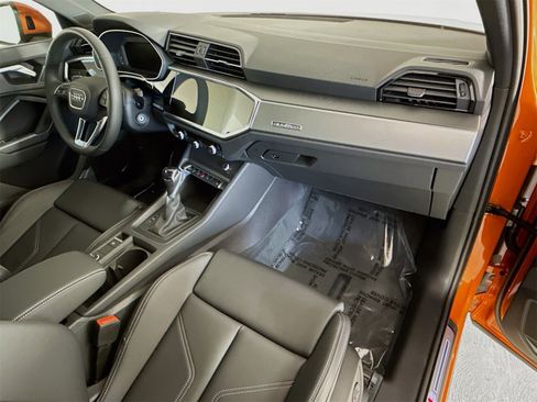 New 2025 Audi Q3 2.0T Premium image 29