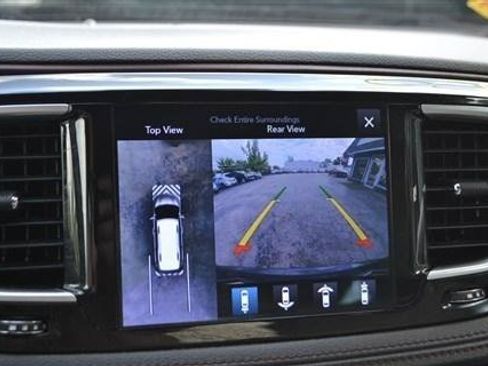 Used 2017 Chrysler Pacifica Limited w/ UConnect Theater Package FWD image 16