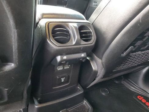 Used 2021 Jeep Wrangler Unlimited Rubicon image 16