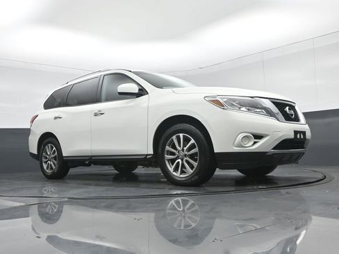 Used 2015 Nissan Pathfinder S image 61