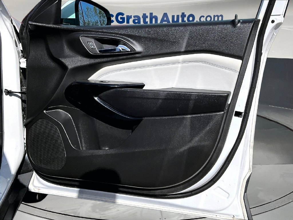 Used 2025 Chevrolet Trax LT w/ Driver Confidence Package FWD image 31