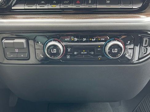 New 2025 GMC Sierra 1500 Elevation image 13