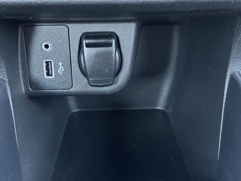 Used 2020 Nissan Versa S image 25