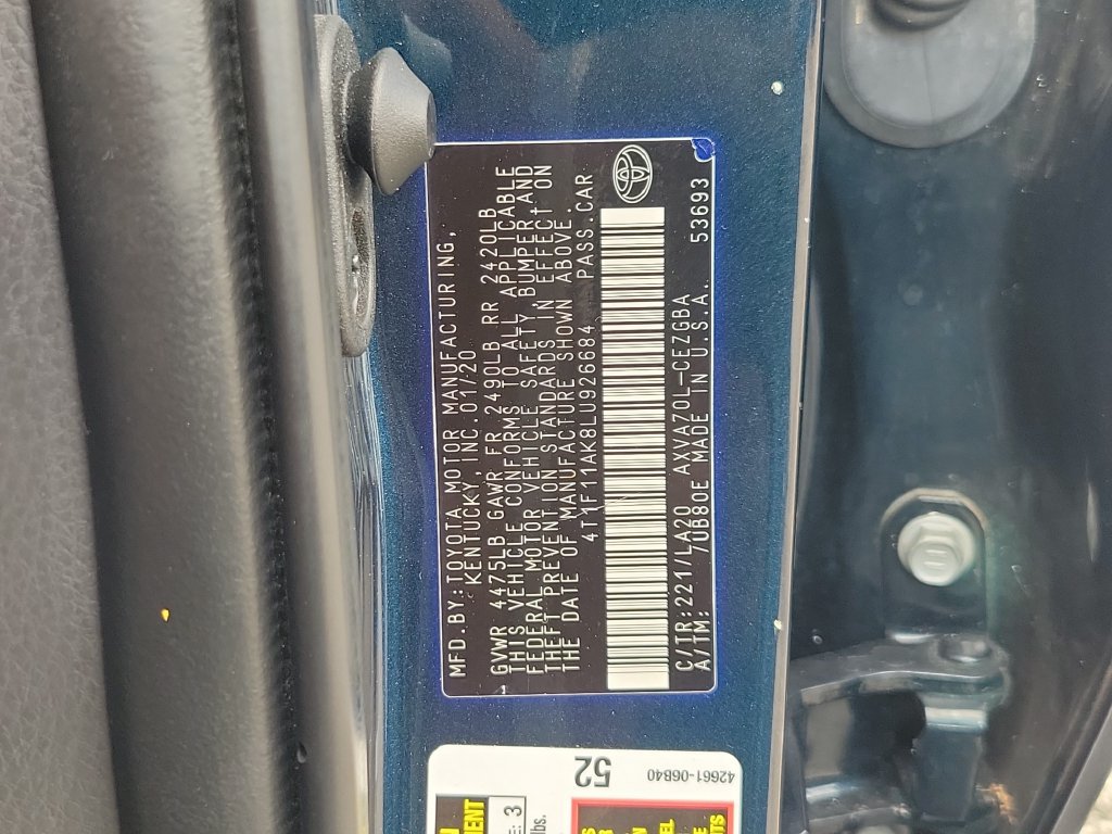 Used 2020 Toyota Camry XLE w/ Navigation Package FWD image 32