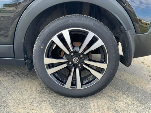 Used 2020 Nissan Kicks SV image 25