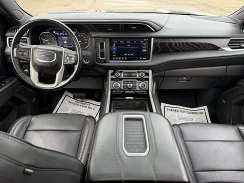 Used 2021 GMC Yukon XL Denali w/ Denali Premium Package image 14