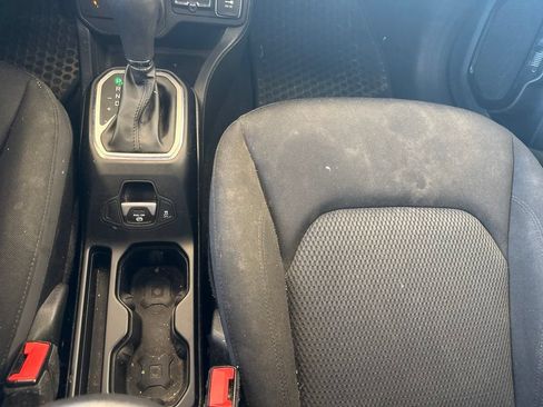 Used 2019 Jeep Renegade Altitude w/ Quick Order Package 2XM AWD/4WD image 24