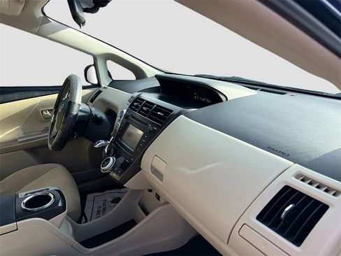 Used 2012 Toyota Prius V Two image 32