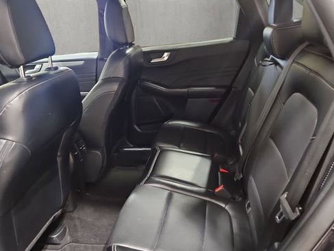 Certified 2025 Ford Escape Platinum AWD/4WD image 17