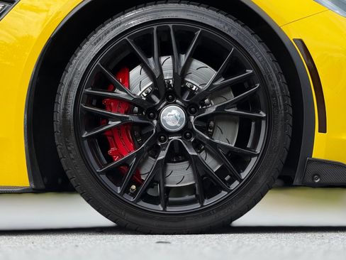Used 2018 Chevrolet Corvette Z06 RWD image 21