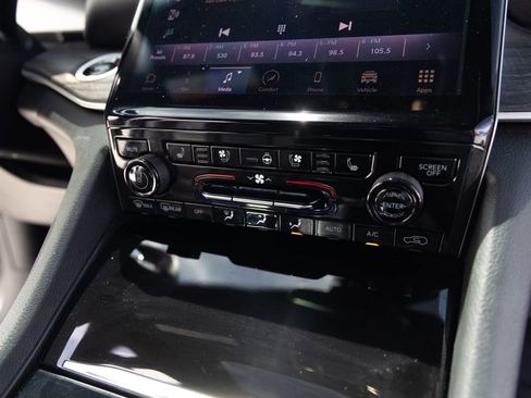 Used 2025 Jeep Grand Cherokee L Limited w/ Luxury Tech Group II AWD/4WD image 32